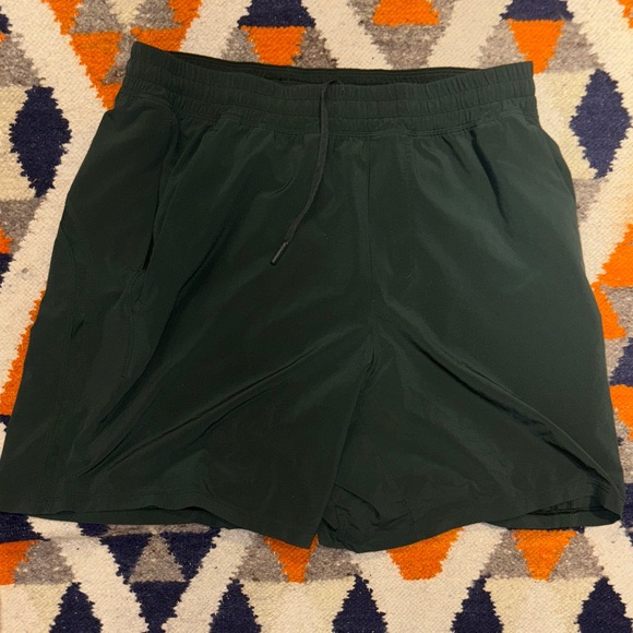 Dark Green Athletic Men's Shorts lulu pace breaker 7 in ll - Picture 1 of 2